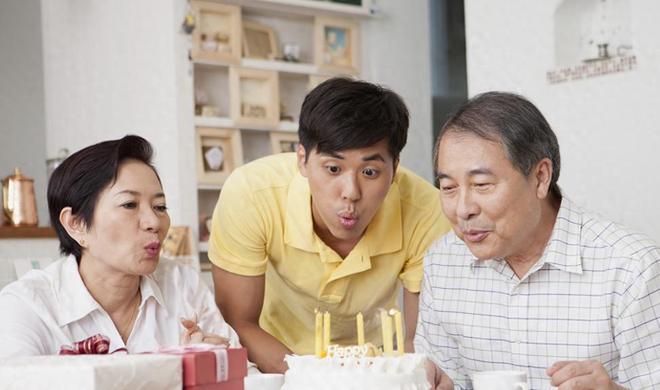 伺候公婆六年被小叔子一个耳光打醒,她把公婆送上车:不伺候了