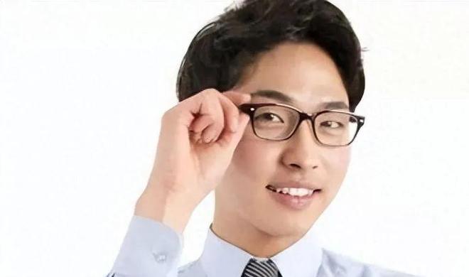 伺候公婆六年被小叔子一个耳光打醒,她把公婆送上车:不伺候了
