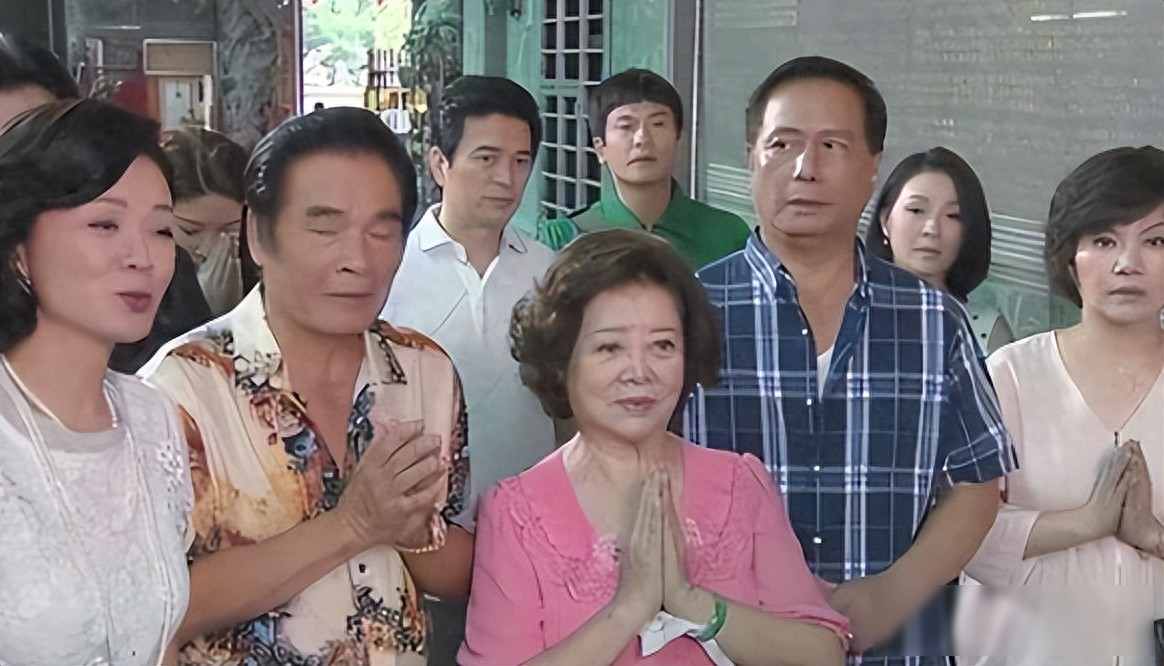 影帝娶小20岁娇妻，6妻共居浮出水面，巨额债务后他如何翻盘？
