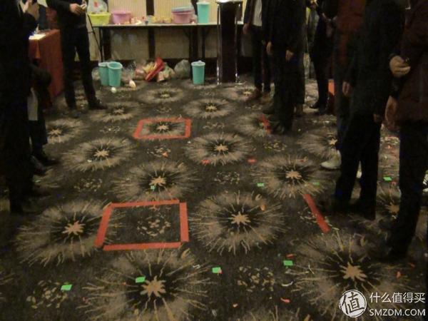 抢帽子游戏规则_公司年会团体游戏_室内暖场小游戏