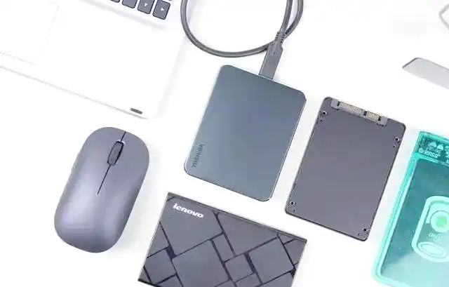 东芝XS700移动硬盘：数码控的绝佳伴侣