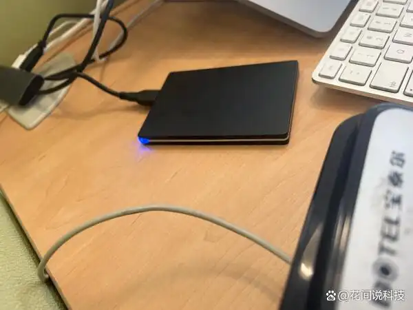 东芝移动硬盘有什么用?_东芝移动硬盘便携性金属外壳 抗摔性_东芝移动机械硬盘密码保护 轻薄金属设计