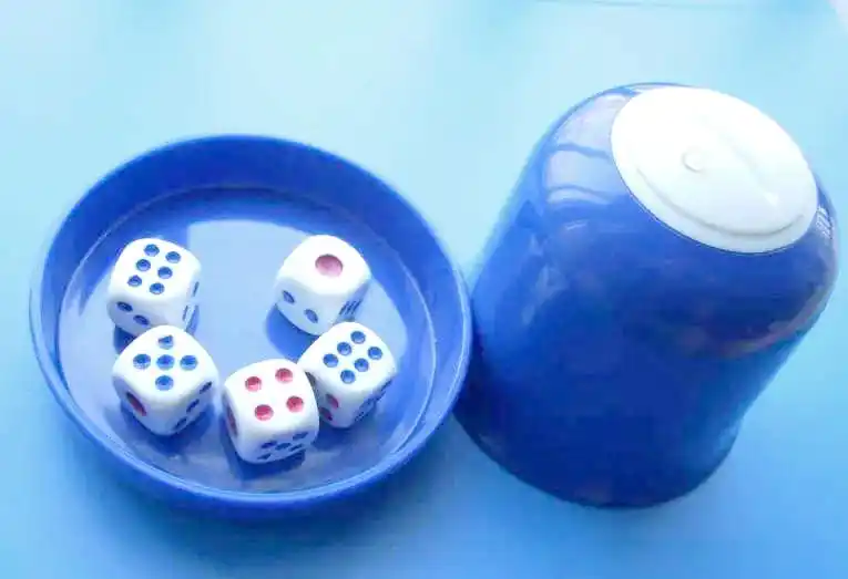 qq筛子游戏规则图片_骰子游戏玩法大全_经典骰子游戏规则