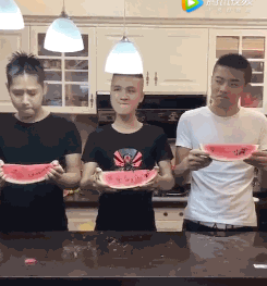 洞房花烛夜游戏规则_适合年会气氛活跃的游戏_年会游戏推荐