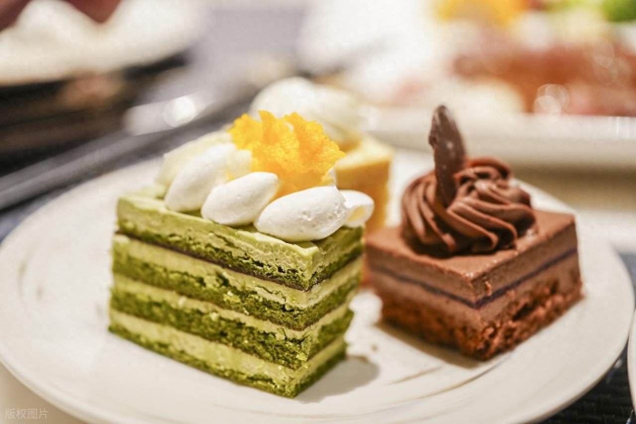 甜品店如何靠“设计”出圈？一套让品牌被记住、能复制的升级方案