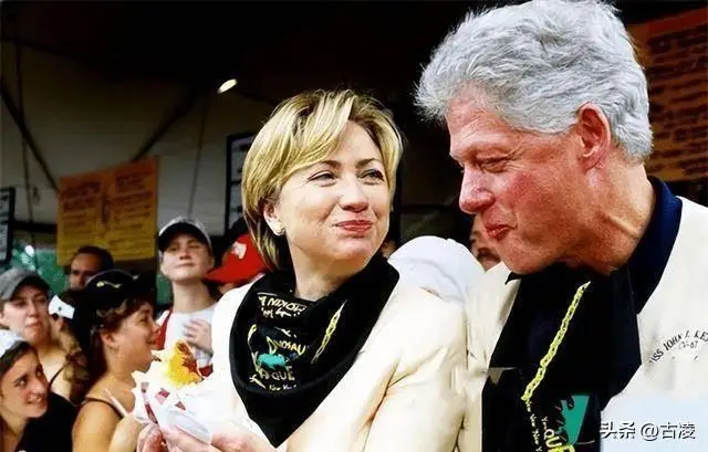 希拉里以牙还牙真相_克林顿莱温斯基丑闻_克林顿偷情视频