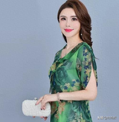 终于遇见了！比香云纱还美的“雪纺衫”，不厚不薄，七零后穿刚好