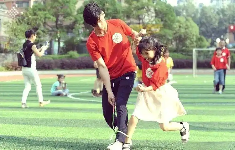 多人多足游戏：体验团队协作与策略的完美结合