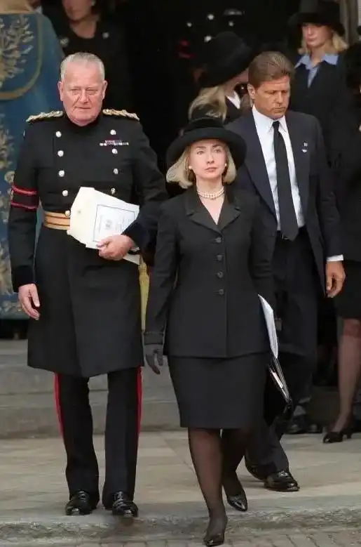 经典国外美女戴安娜_戴安娜王妃人品善良_戴安娜王妃葬礼规模盛大