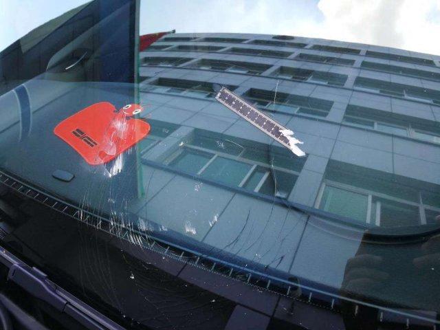 把宝马车刮怎么办_深圳前男友砸车事件_故意毁坏宝马车