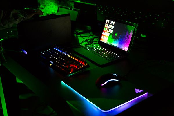 雷蛇笔记本是什么系统_Razer Blade Stealth超极本_雷蛇灵刃潜行版售价