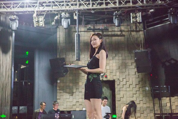 Razer Blade Stealth超极本_雷蛇笔记本是什么系统_雷蛇灵刃潜行版售价