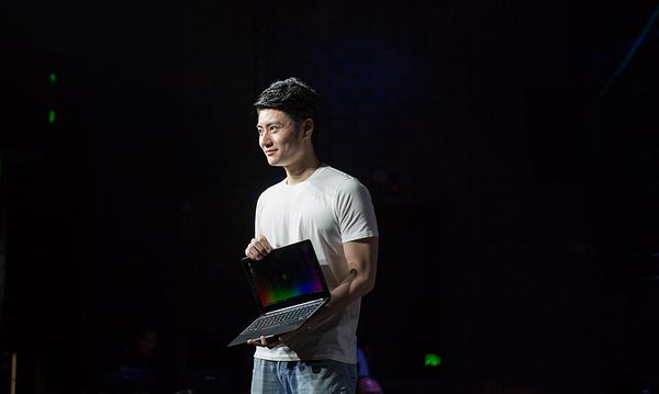 雷蛇灵刃潜行版售价_雷蛇笔记本是什么系统_Razer Blade Stealth超极本