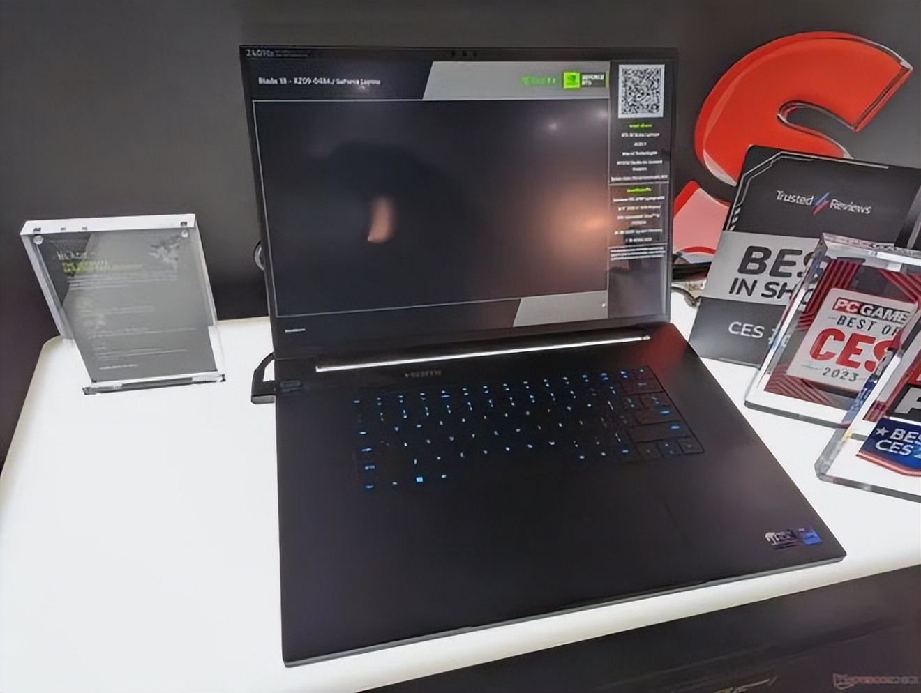 爱其机体，恨其毛病：Razer Blade 18/雷蛇灵刃18游戏本评测