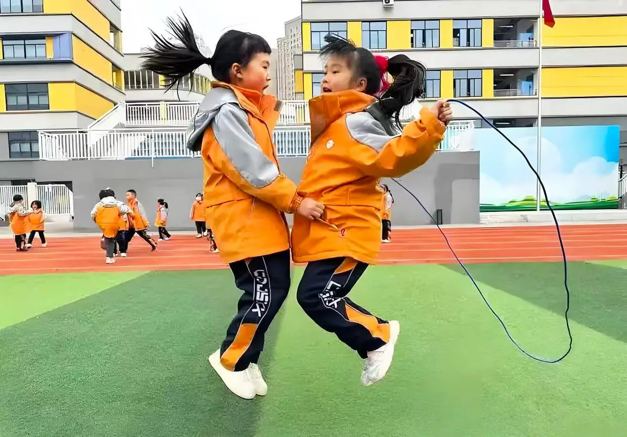 单人跳绳比赛规则_亲子跳绳游戏规则_跳绳比赛规则