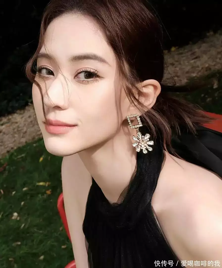 盘点赌王何鸿燊的17个子女及现状，大房最惨，二房成最大赢家！
