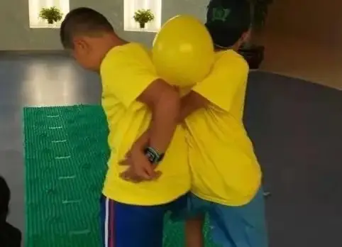 适合多孩家庭的亲子游戏_多孩家庭亲子游戏_亲子跳绳游戏规则