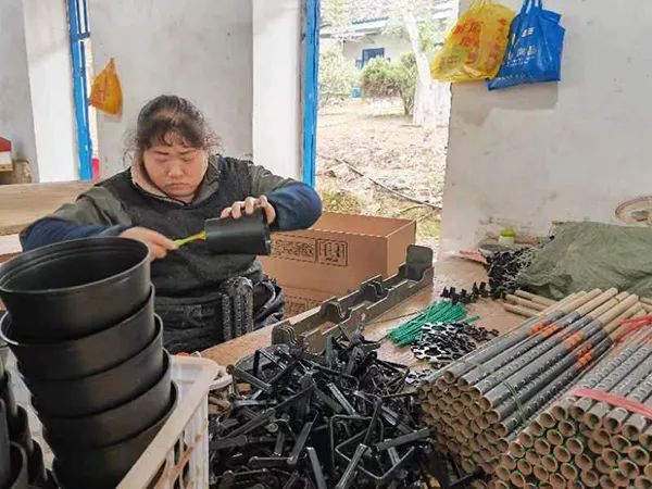 爆红的“加特林”和逆境求生的花炮之乡