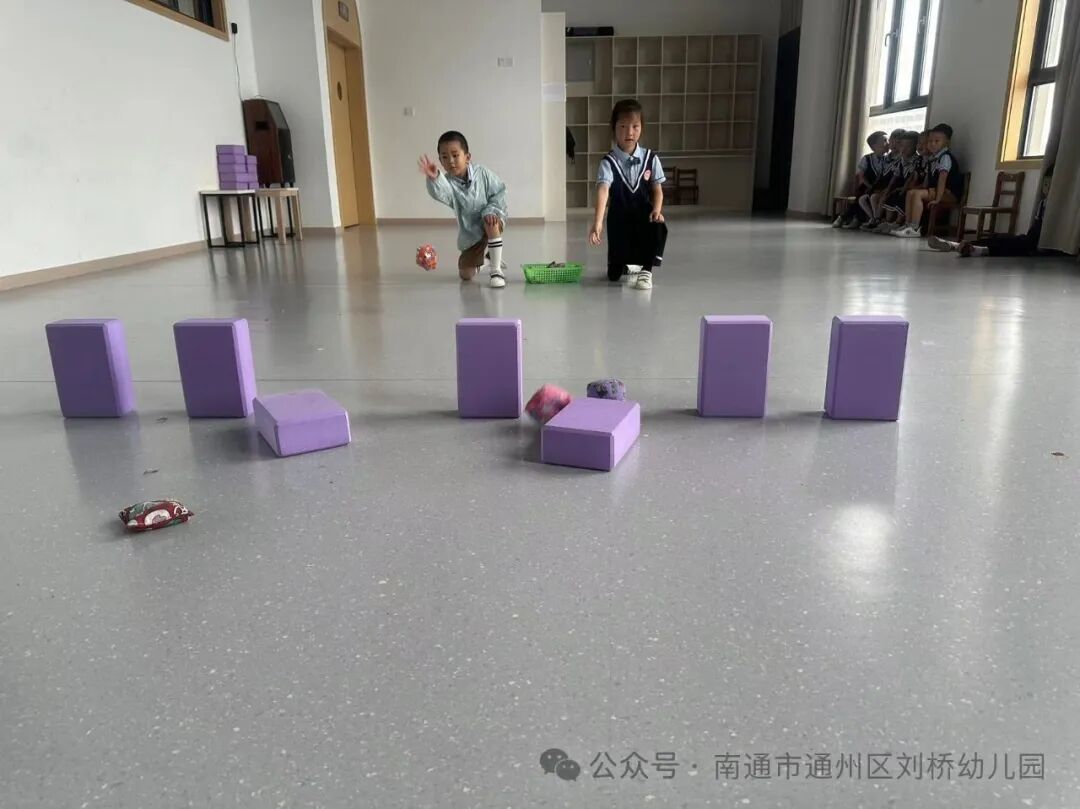 沙包游戏规则图片设计_沙包里面可以放什么_幼儿沙包游戏玩法