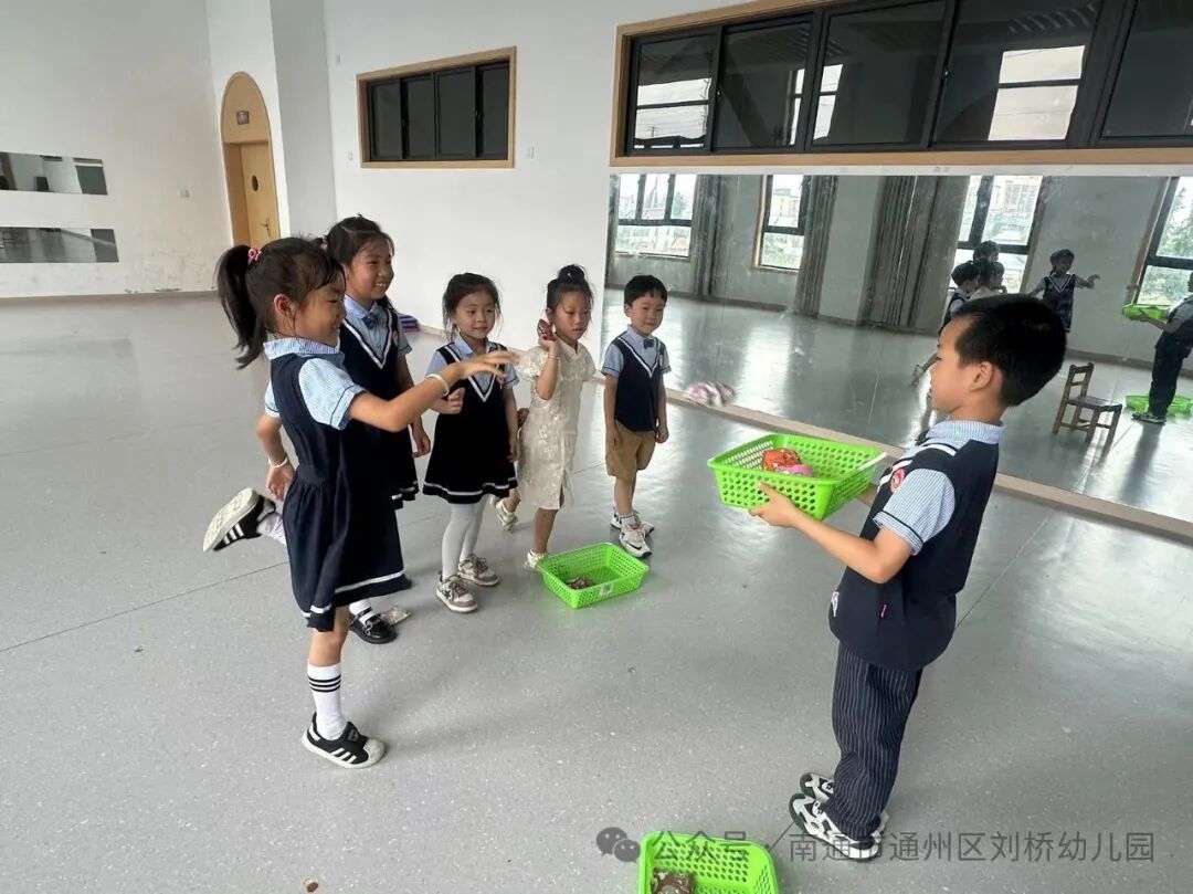 沙包游戏规则图片设计_沙包里面可以放什么_幼儿沙包游戏玩法