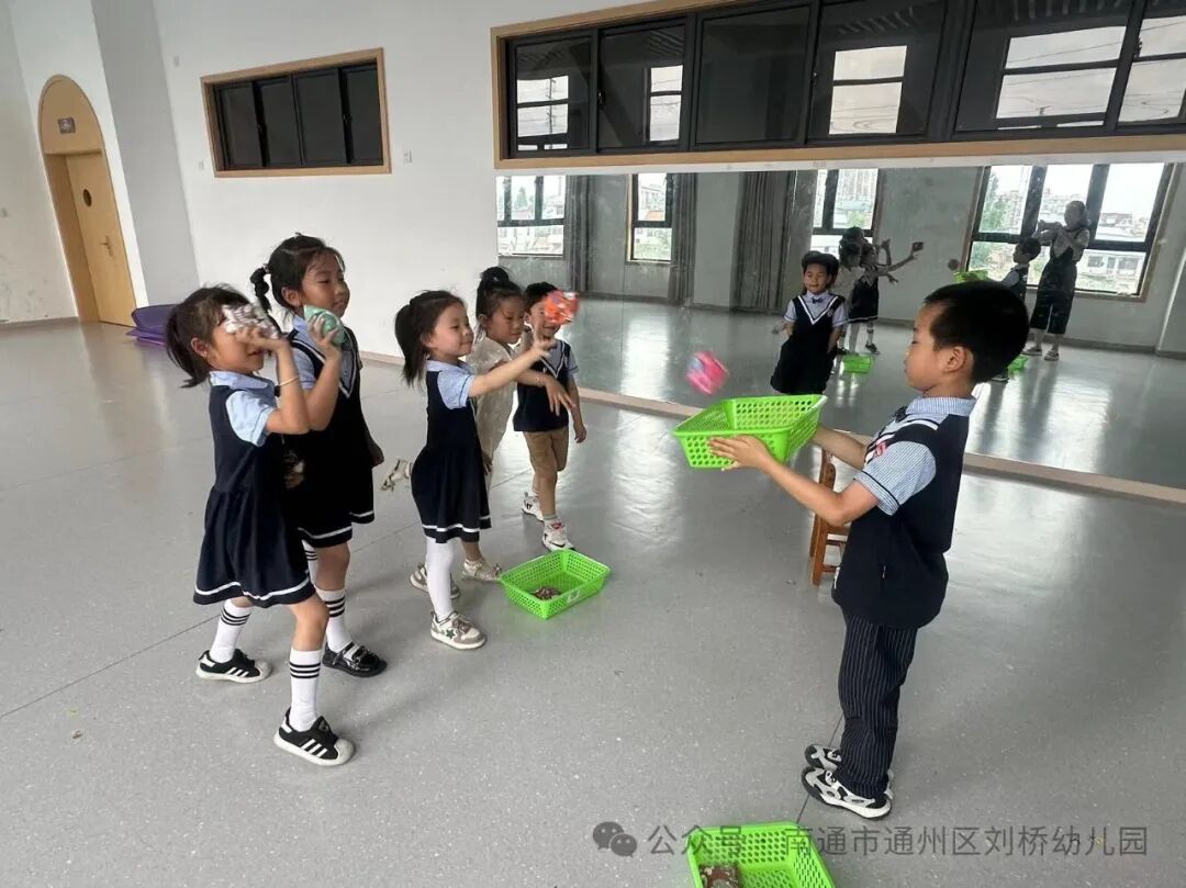 沙包里面可以放什么_沙包游戏规则图片设计_幼儿沙包游戏玩法