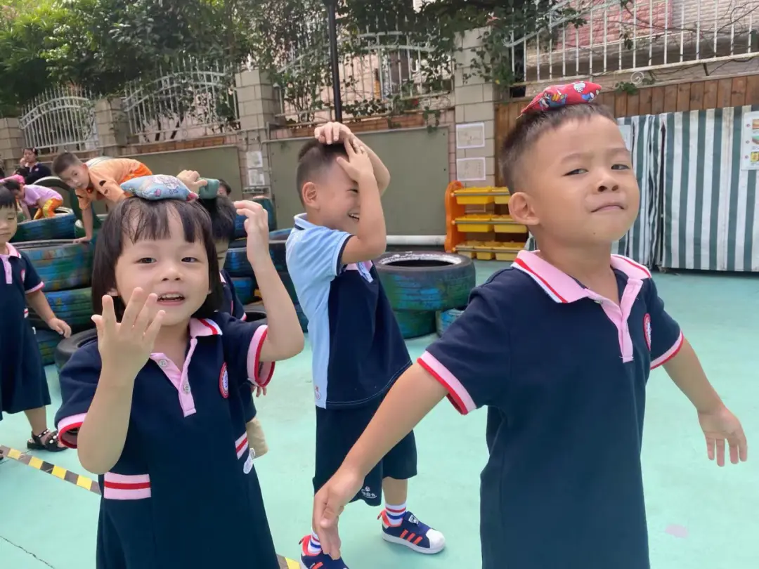 雅正幼小班级户外游戏沙包玩法_小班沙包游戏活动设计_沙包游戏规则图片设计