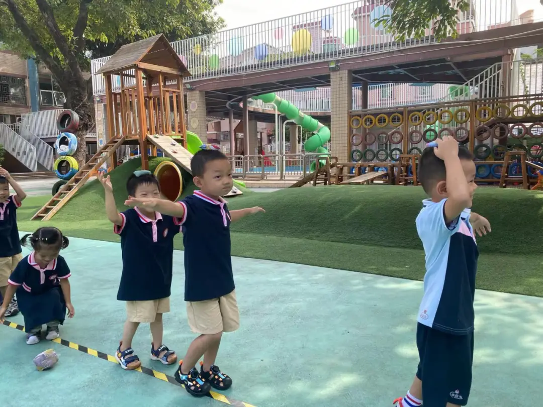 雅正幼小班级户外游戏沙包玩法_小班沙包游戏活动设计_沙包游戏规则图片设计