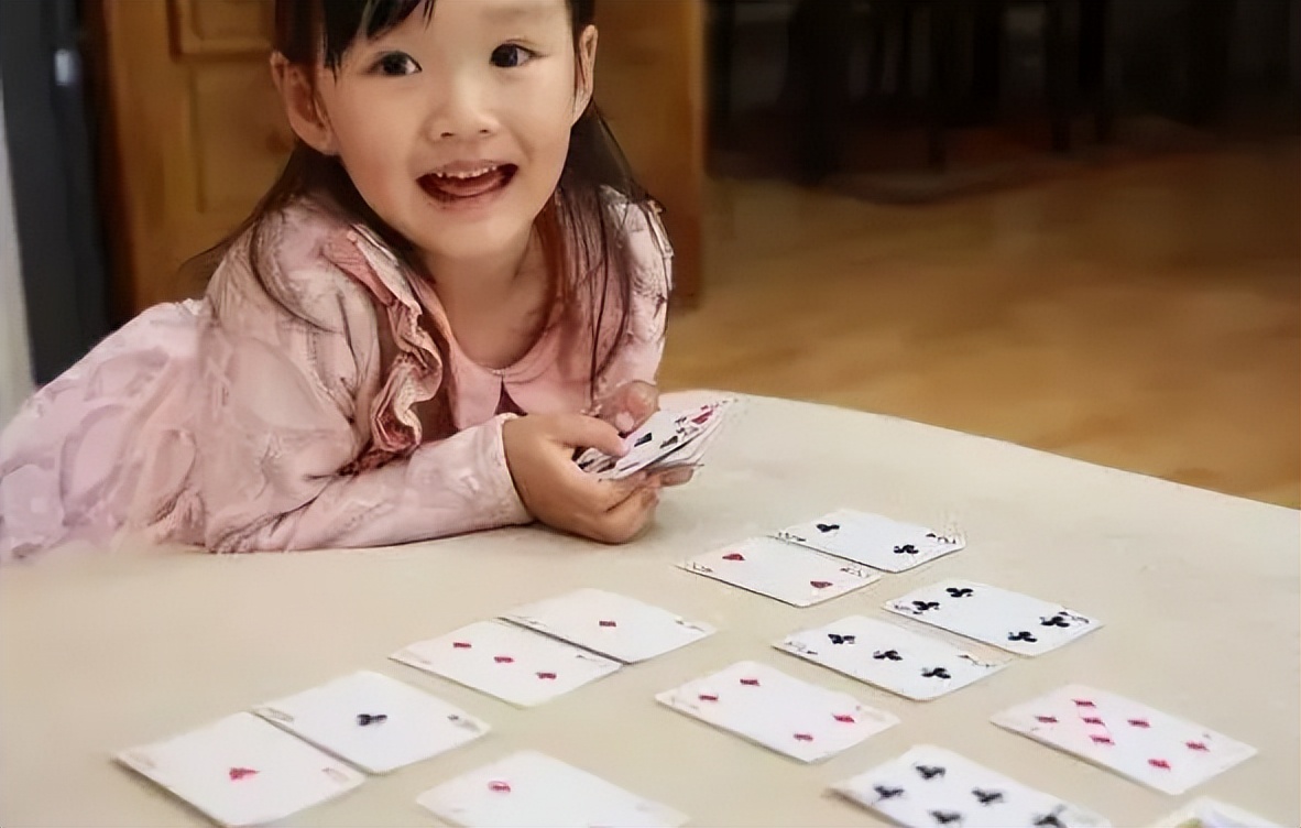 纸牌游戏规则介绍_3-6岁数学启蒙扑克牌游戏_幼小衔接数学能力专项训练