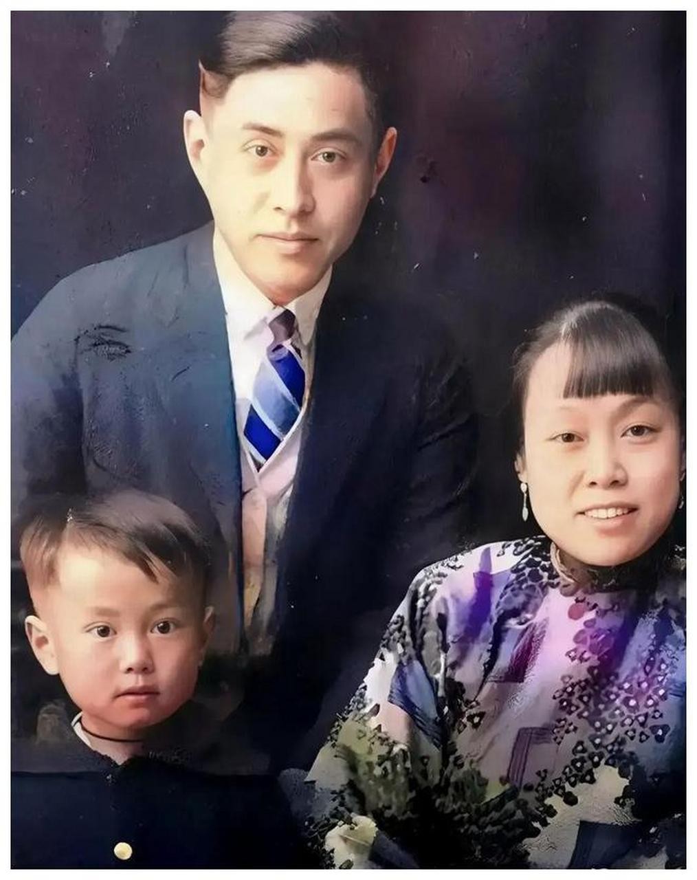 杨振宁三次拒绝父亲回国邀请，父亲抱憾离世，杨振宁一直耿耿于怀