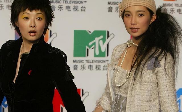 事实证明，50岁的袁立已经活成一个“笑话”