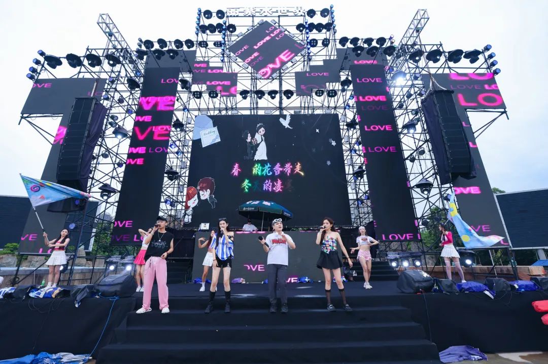 丽紫欢乐水世界吃瓜挑战赛_夏日沙滩滚瓜大战游戏规则_吃西瓜比赛游戏规则