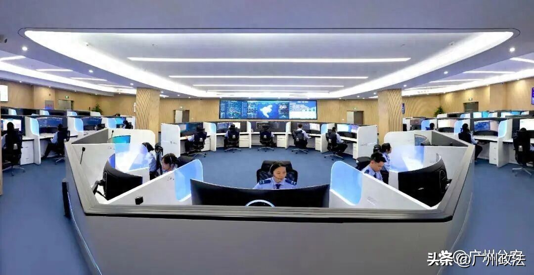 广州110走过40年——从一台电话到“1+10”现代警务体系