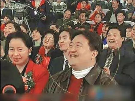 霸屏春晚19年的“笑脸哥”，为何今年没出现？他的来历竟如此简单！