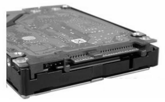 硬盘插座使用方法_服务器能插多少块硬盘_插硬盘的设备