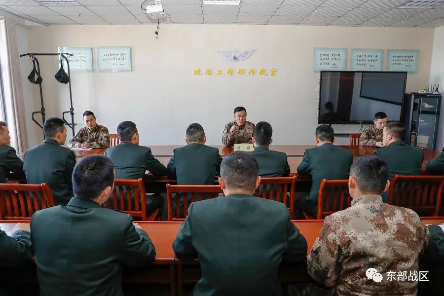 太暖了！老兵退伍返乡，专车相送