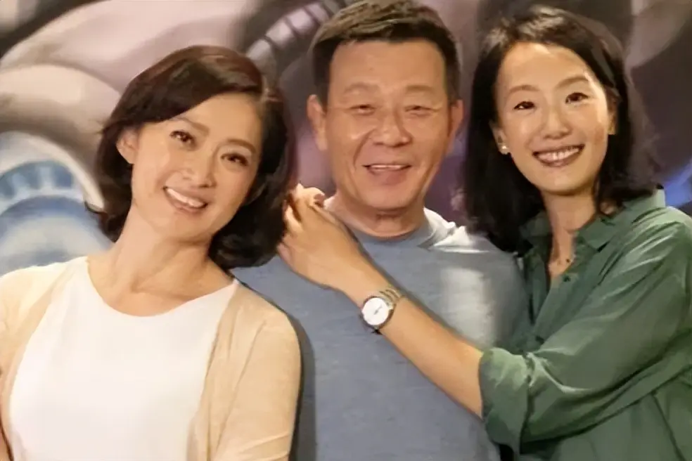 寇世勋坐拥双妻,39岁儿子未婚生女不结婚,可怜等两年的孩子妈