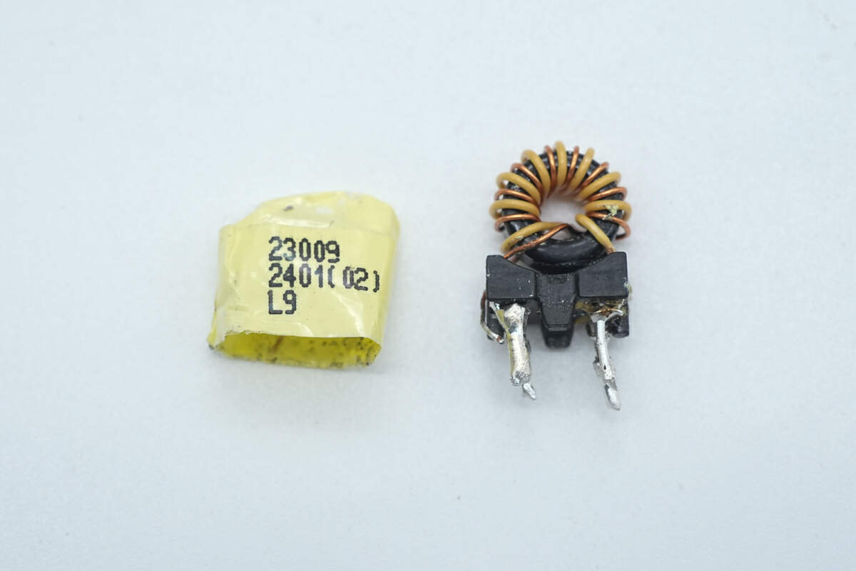 联想电脑电源线通用吗_氮化镓电源适配器内部方案和用料_联想原装100W氮化镓电源适配器拆解