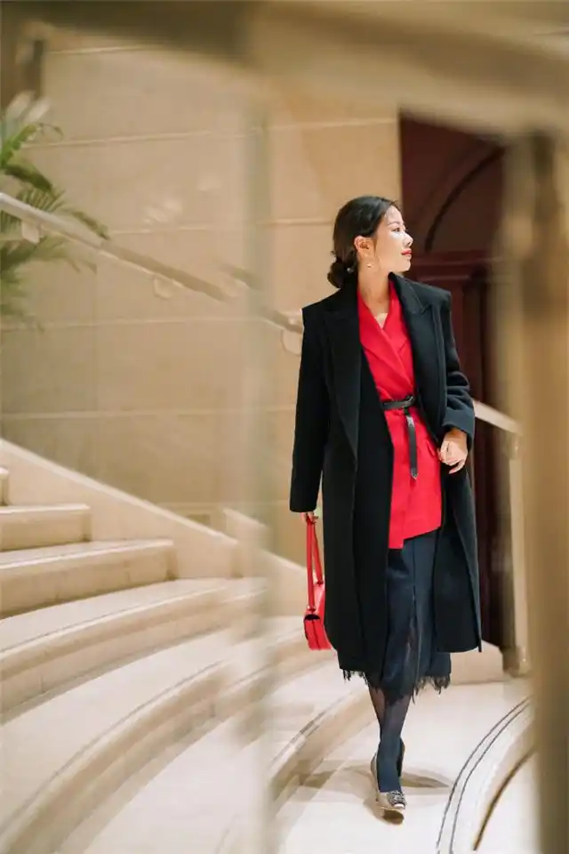 如何用腰带显瘦显高_冬季穿搭腰带技巧_冬季粗细腰带搭配