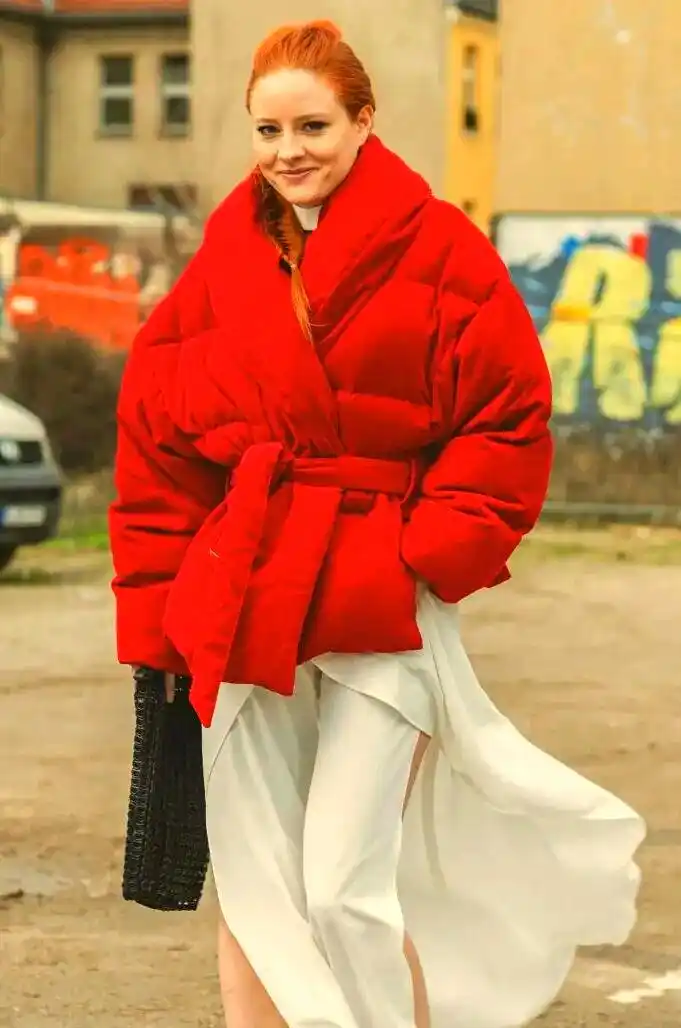 腰带如何塑造优雅与魅力_秋冬腰带搭配技巧_冬季粗细腰带搭配