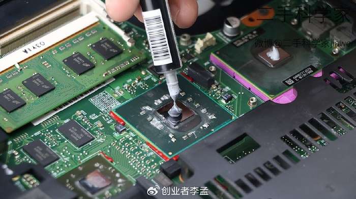 笔记本电脑主板电池如何取下_笔记本电脑清理灰尘频率_笔记本电脑多久清理一次灰尘