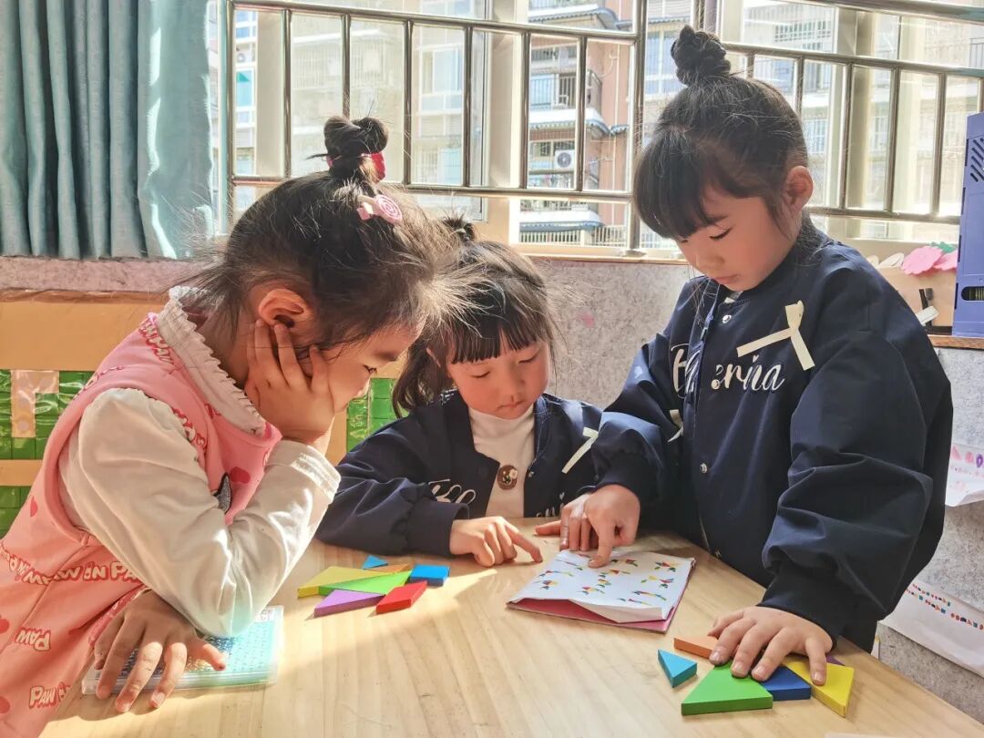 智力拼图游戏_七巧板拼图游戏_七巧板幼儿园活动