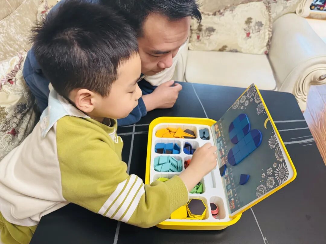 七巧板幼儿园活动_智力拼图游戏_七巧板拼图游戏