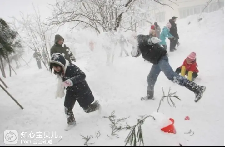 小时候玩雪的回忆_滚雪球游戏规则_滚雪球打雪仗的童年时光
