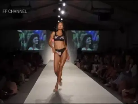 外国美女身材傲人,极品啊!