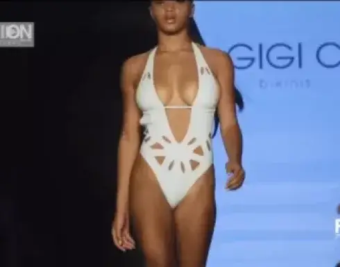 美女走秀身材一级棒,摇摆的幅度,让我花容失色!