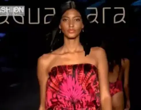 关了灯都一样,这位美女你们觉得呢!