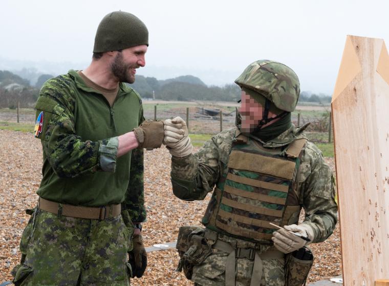 基辅寒夜生存困境_www.xw188.com_基辅撤离潮