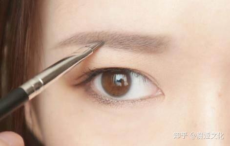 新手化妆教程_化妆步骤顺序_化妆师职业