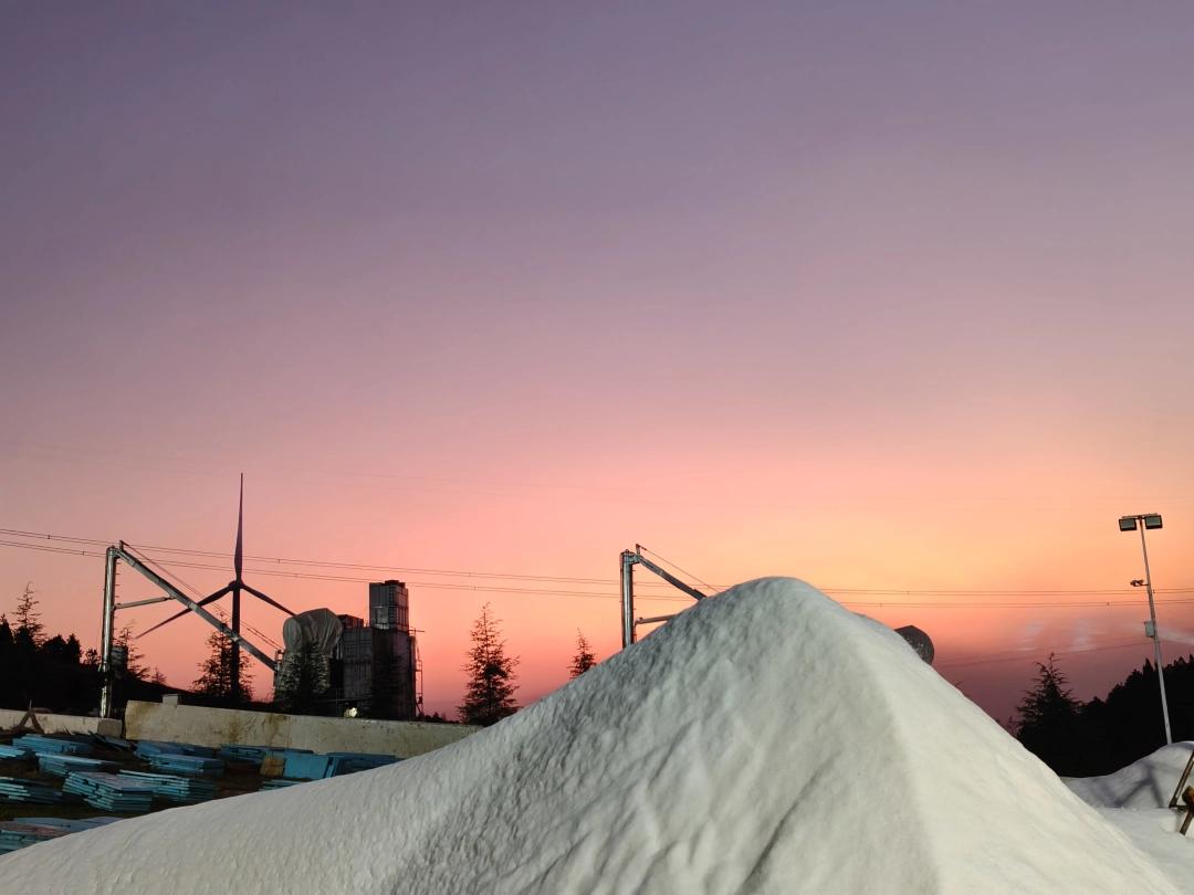 贵阳高坡云顶滑雪场中级道开放_进阶滑雪体验_雪峰滑雪俱乐部