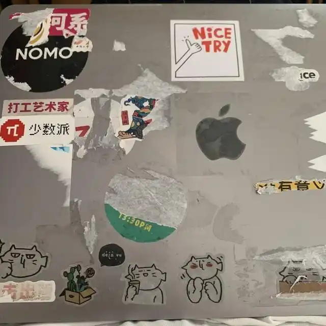 电脑上的贴纸胶印不好撕？教你三招，一键清除